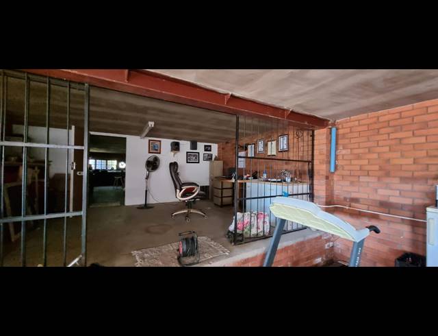 3 BEDROOM SECTIONAL TITLE TO LET IN MONTROSE